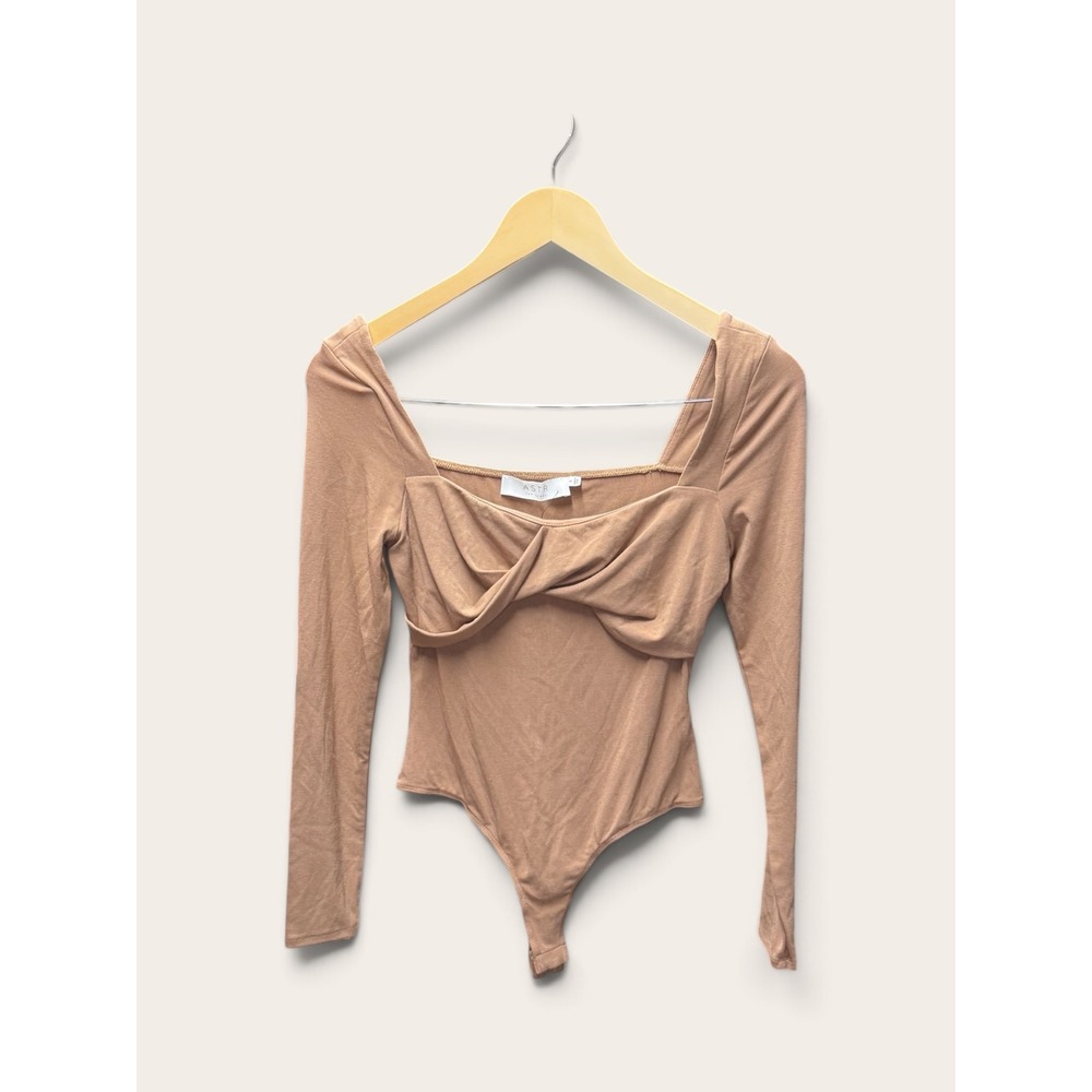 ASTR The Label Taupe Long Sleeve Twist Front Bodysuit AT16658-003 Womens Small